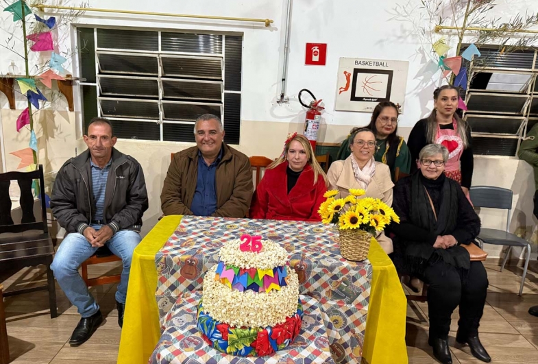 Vereador Bodinho, Prefeito João, primeira Dama Wilma, Keli, Diola , Elaine e Vívian
