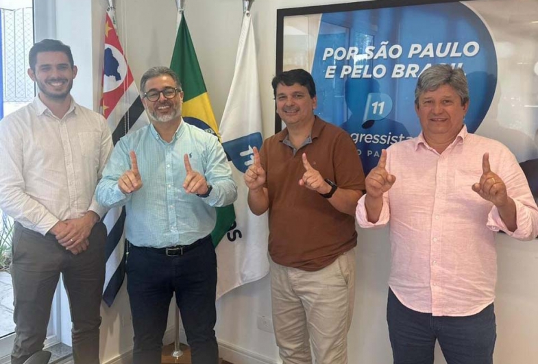 Vereador Carlos Rodolfo; Chico Lino, assessor do  deputado Maurício Neves; Paulo Gobbo, presidente  do PP municipal; e Biga, secretário da prefeitura
