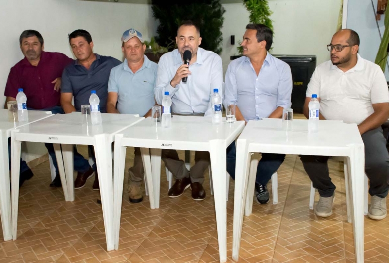 Vereador Jou00e3o Buranello, presidente municipal do PSDB, Francis, presidente municipal do PL, Miranda, Filu00e9, Mauru00edcio Neves e vereador Juliano Damu00e1sio