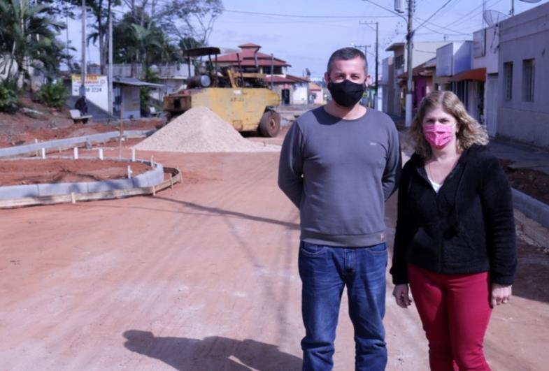 Obra do calçadão está a todo vapor em Coronel Macedo