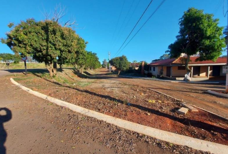 Equipe de Limpeza realiza mutirão no Porto Taquari em Taquarituba