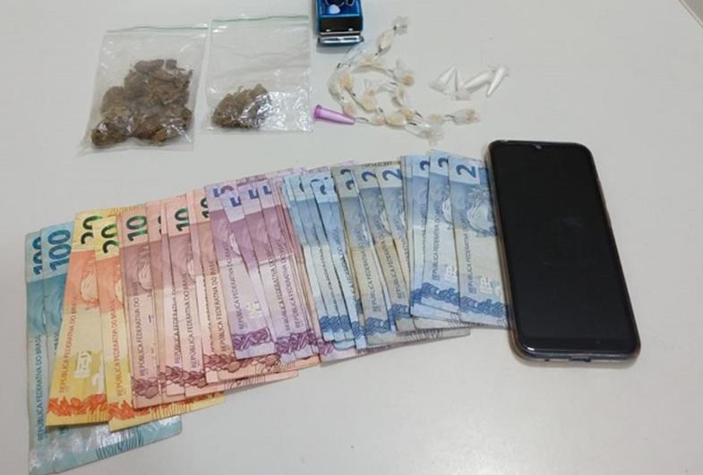 Homem é preso em casa com maconha, cocaína e crack em Avaré