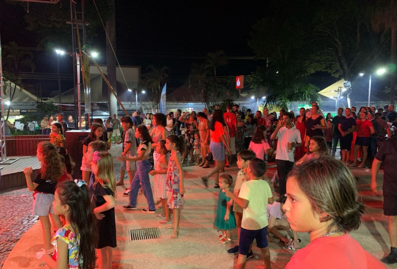 A alegria das crianças refletiu o clima de união e acolhimento da festa