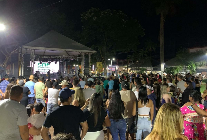 O público acompanhou com entusiasmo cada apresentação musical do final de semana