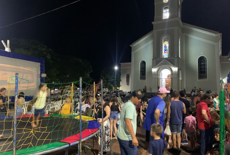 Famílias inteiras prestigiaram o evento, fortalecendo os laços da comunidade