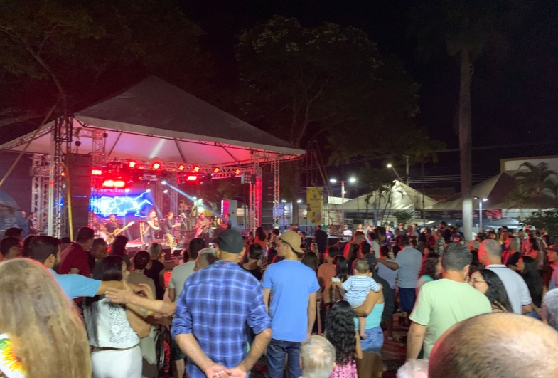 Festa de 134 anos de Fartura encanta público com shows, cinema e diversão para toda a família