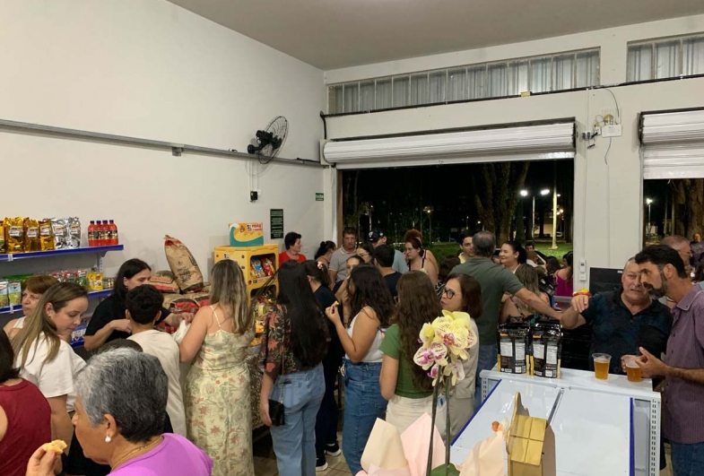 O evento reuniu clientes, amigos e familiares em um coquetel especial de boas vindas