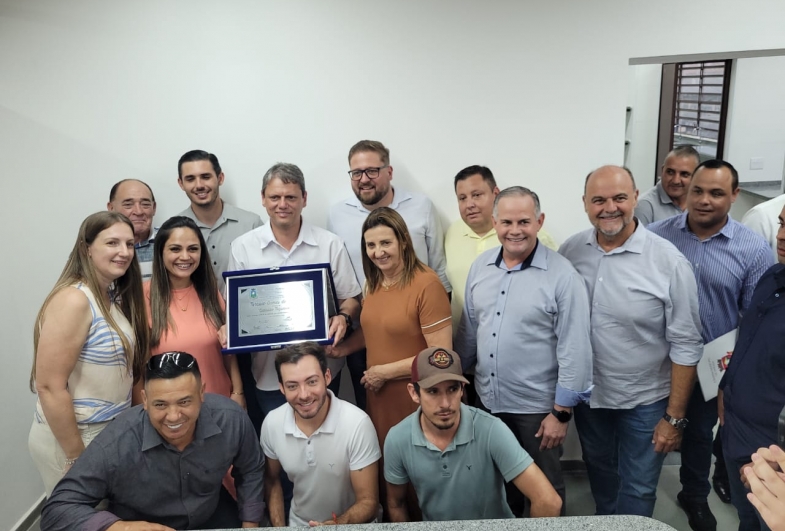 Taguaí recebe Tarcísio e ganha investimento em educação