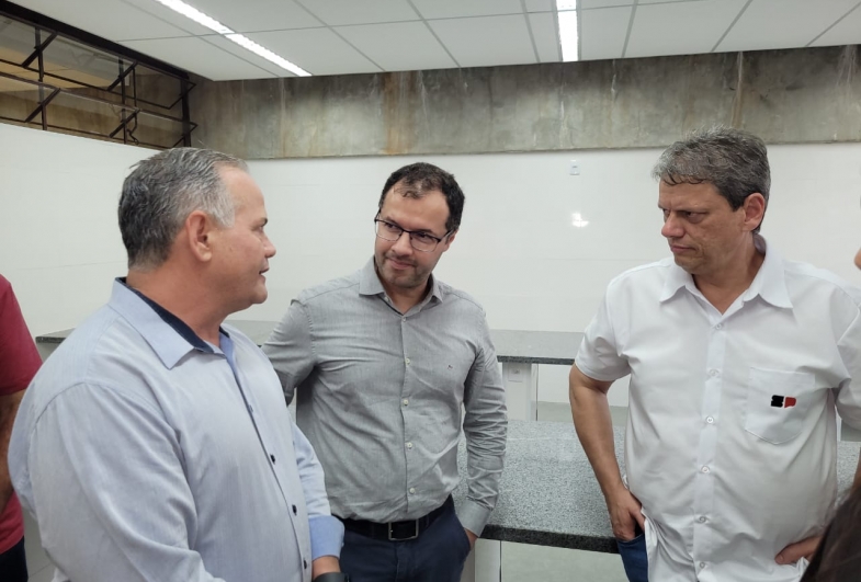 Em sua passagem por Taguaí, Tarcísio visitou as obras da Escola Estadual Prefeito Zaga Lança