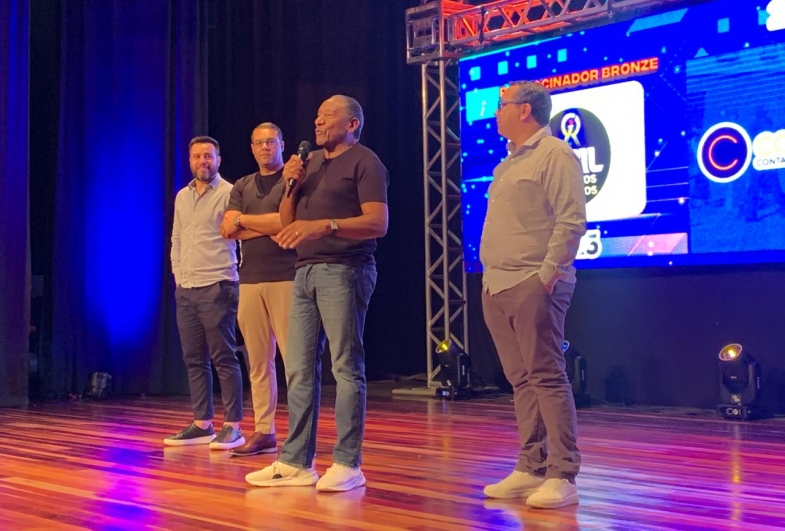 Geraldo Rufino agradece e enaltece os sócios da Correta Digital: Danilo, Julilano e Rederson pela iniciativa de fazer um evento grandioso em Taquarituba