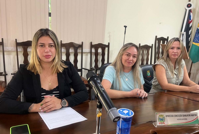 Vereadoras Ana Carla Teles, Conceição e Camila Bagnatori