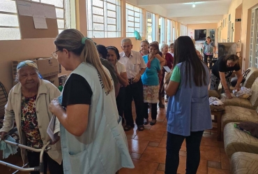 ESF Centro realiza vacinação contra gripe na Casa dos Avós de Taguaí