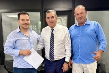 Vereador Carlitinho firma parceria com deputado Gilmaci Santos para fortalecer investimentos em Coronel Macedo