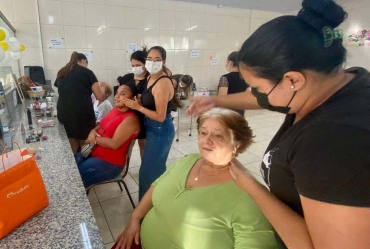 Parceria Saúde e Fundo Social: cerca de 40 mulheres prestigiam ação alusiva ao Dia da Mulher