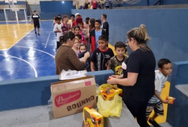 Projetos Social e recreativo são desenvolvidos com os moradores da CDHU de Sarutaiá 