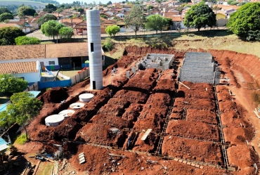 Prefeito de Sarutaiá acompanha construção da Creche Escola 