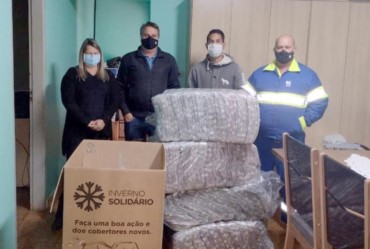 Fundo Social de Tejupá recebe doações de Cobertores da Sabesp de Piraju