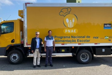 Prefeito Isnar conquista caminhão frigorífico para o transporte da merenda escolar de Sarutaiá