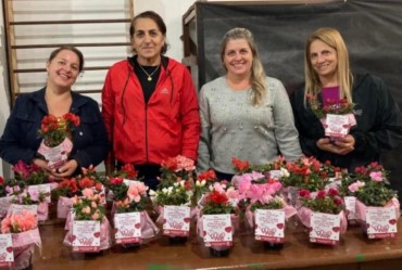 Prefeitura do município de Timburi presta homenagem às mães