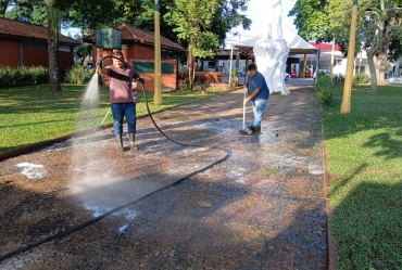 Prefeitura de Avaré intensifica limpeza de praças