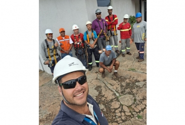 Avaré realiza ação inédita de retirada de fios e regularização de rede em vias urbanas