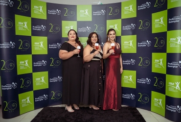 Professores são premiados com viagens internacionais e nacionais pelo desempenho ao longo de 2025