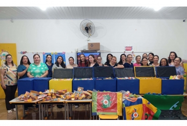 Prefeitura de Sarutaiá entrega baús de brinquedos e equipamentos para a Emei Margarida Alher de Goes 