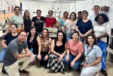 Turma do período da tarde conclui curso de Corte e Costura em Fartura 