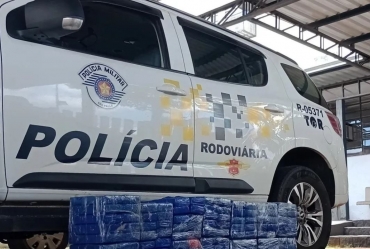 Mais de 130 tijolos de maconha são apreendidos após perseguição policial em rodovia
