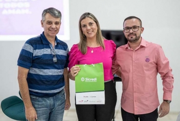 Sicredi de Taguaí realiza evento alusivo ao Outubro Rosa