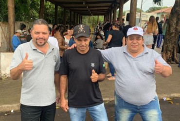 Bar do Adriano realiza a tradicional Festa da Crianças em Timburi