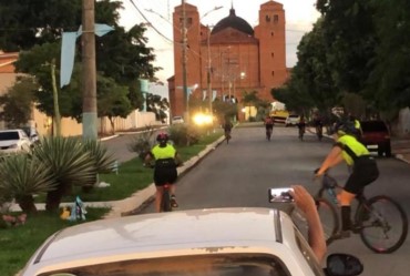 Jornal Sudoeste do Estado - Edutuber farturense retorna às origens e grava  vídeo com professora da Escola E.E. “Monsenhor José Trombi”