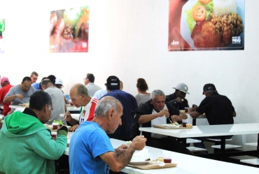 Conquista social sem precedentes, Prato do Povo completou um ano em maio