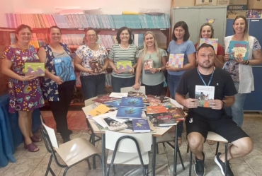 Editora do SESI disponibiliza  livros paradidáticos para educação municipal de Sarutaiá
