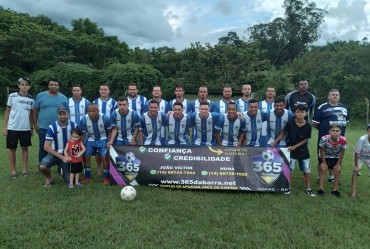 Equipe da Vila Jardim conquista título em torneio na Associação Ferroviária Avareense