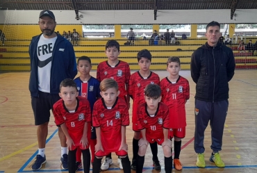 Equipe Sub-10 de Fartura avança para mais uma final de Futsal em Santa Cruz do Rio Pardo