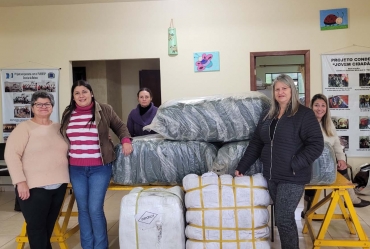 Fundo Social de Tejupá recebe  doações de cobertores e vestimentas