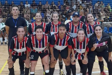 Esporte campeão: Futsal Feminino de Fartura é campeão regional