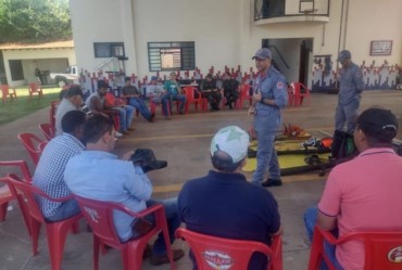 Brigadistas de Timburi passaram por treinamento