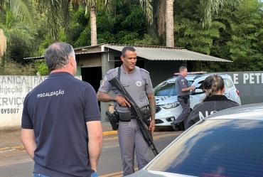 Blitz conjunta fiscaliza transporte por aplicativo e táxis em Fartura