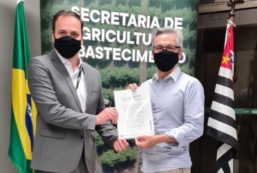 Prefeito Isnar Freschi participa de reunião na Secretaria Estadual de Agricultura na cidade de São Paulo 