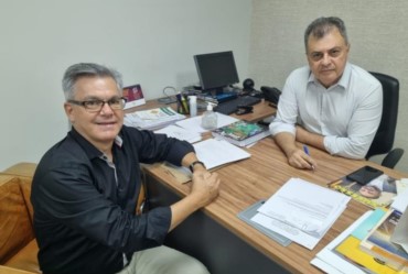 Prefeito Isnar solicita recursos ao deputado federal Abou Anni 