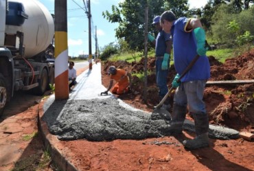 Prefeitura de Avaré implanta calçada na região do Cristo Redentor