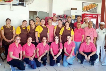 Padaria Santana homenageia Avaré pelo seu aniversário