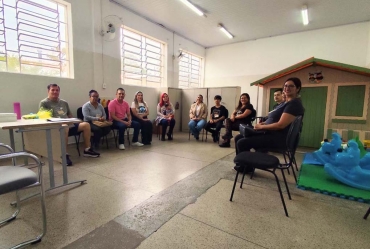 “Cuidando de Quem Cuida”: grupo oferece apoio emocional a quem dedica a vida aos cuidados de crianças com deficiência