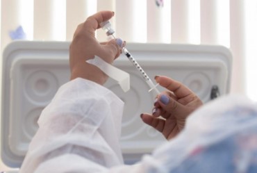 Cidades da região de Itapetininga aplicam vacinas contra Covid nesta terça-feira