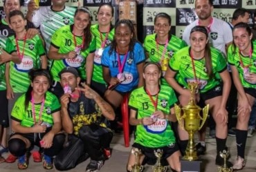 Futebol feminino de Avaré vence de goleada em Coronel Macedo