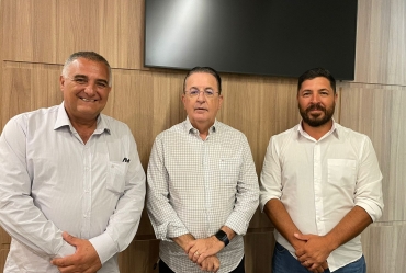 Em busca de recursos, prefeito de Sarutaiá João da Tapera e vice Gango se reúnem com deputado federal Motta