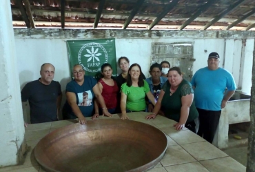 Sindicato ministra curso de  Produção de cachaça em Tejupá