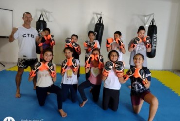 Projeto de Muay Thai retornam as atividades no projeto Espaço Vida em Sarutaiá 